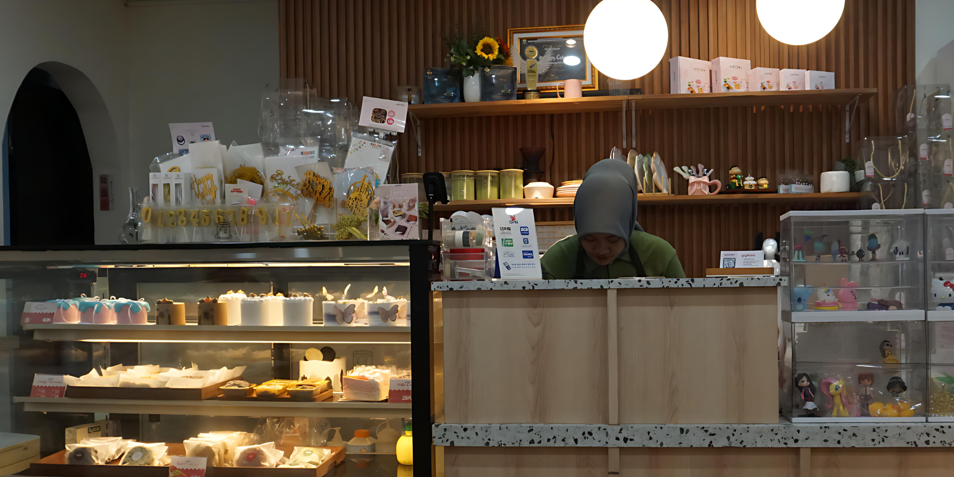 Toko History Cake dengan etalase